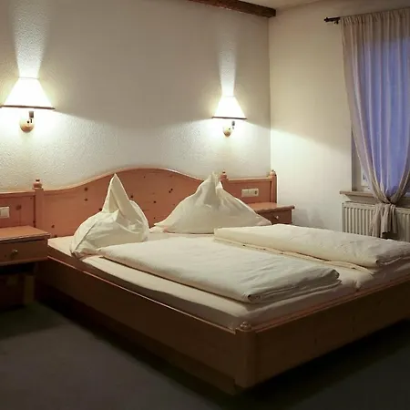 Brauereigasthof Schluessel 호텔 3*