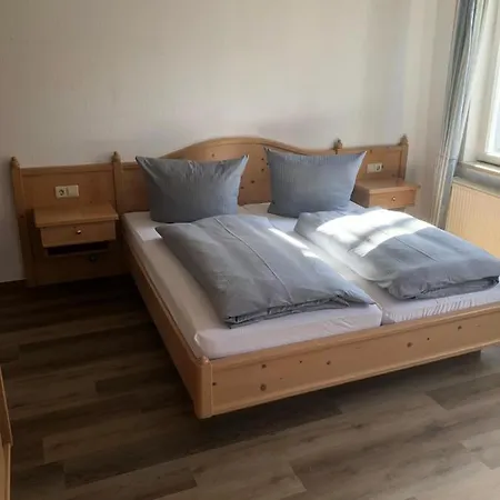 Brauereigasthof Schluessel 깅엔안데어브렌츠