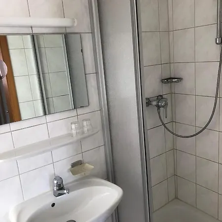 Brauereigasthof Schluessel 3* 깅엔안데어브렌츠