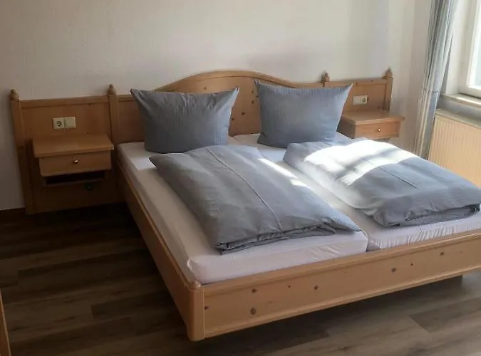 Brauereigasthof Schluessel 吉恩格南蒂布恩兹