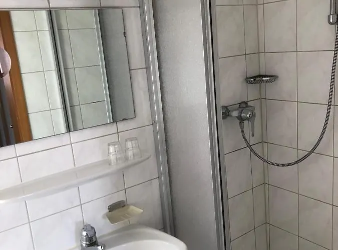 Brauereigasthof Schluessel 3* 吉恩格南蒂布恩兹