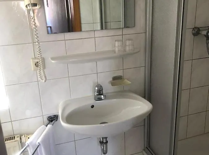 Brauereigasthof Schluessel 3* 吉恩格南蒂布恩兹