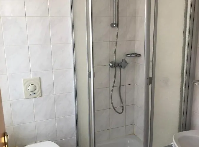 Brauereigasthof Schluessel 3* 吉恩格南蒂布恩兹